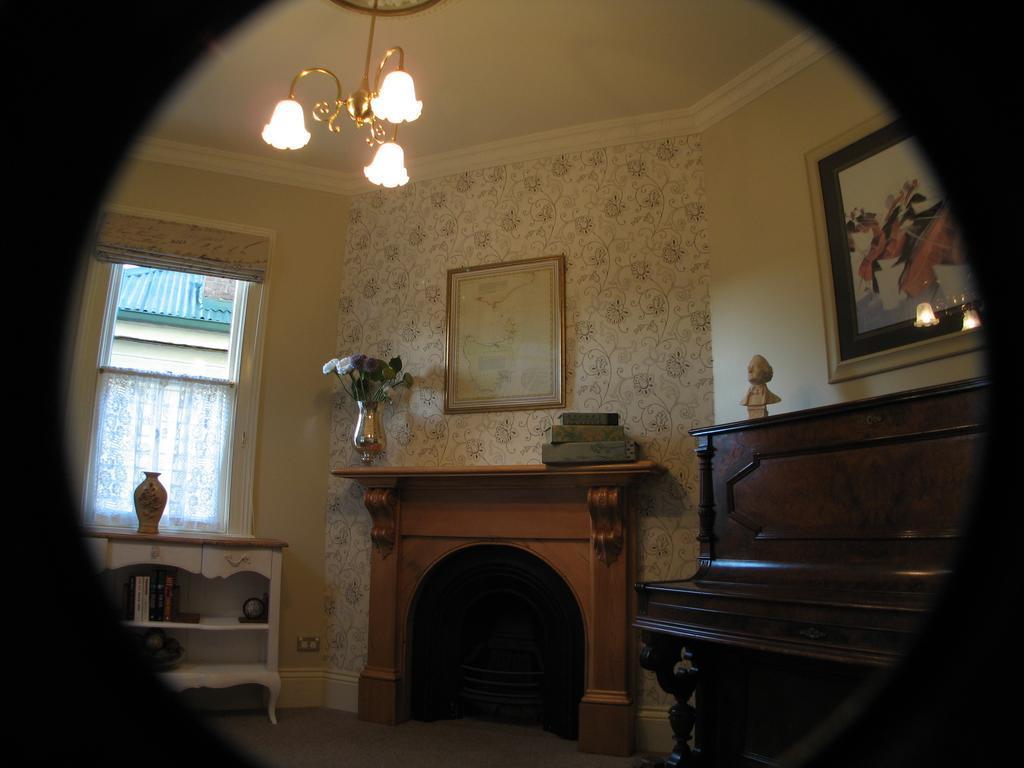 Ellie'S Place On City Park Launceston Bilik gambar