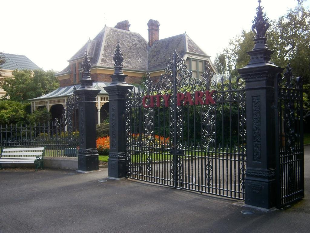 Ellie'S Place On City Park Launceston Bilik gambar